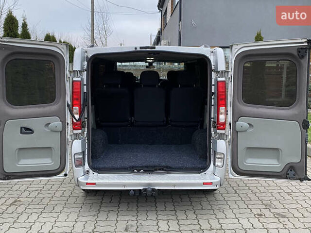 Серый Рено Трафик, объемом двигателя 2 л и пробегом 255 тыс. км за 13299 $, фото 24 на Automoto.ua