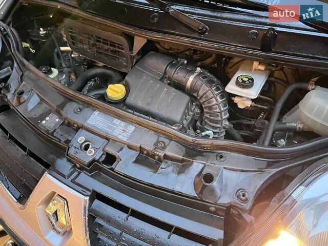 Серый Рено Трафик, объемом двигателя 2 л и пробегом 216 тыс. км за 14500 $, фото 28 на Automoto.ua