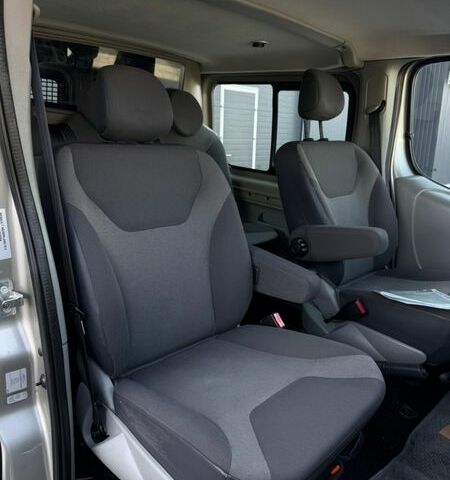 Сірий Рено Трафік, об'ємом двигуна 2 л та пробігом 253 тис. км за 13700 $, фото 53 на Automoto.ua