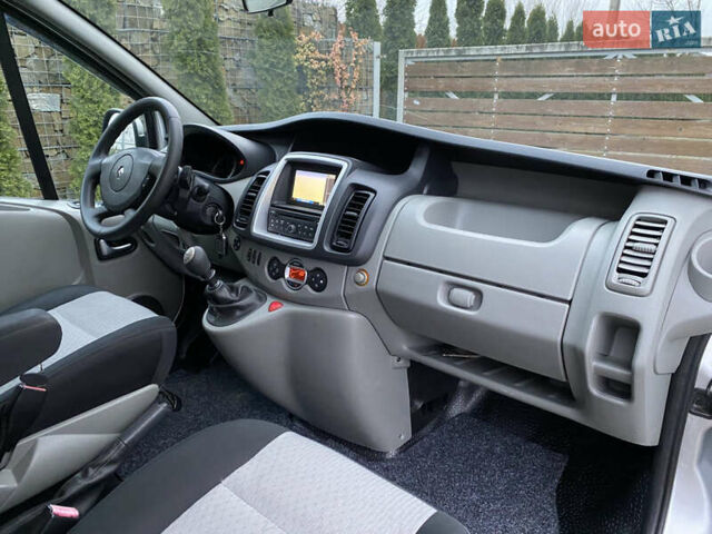 Серый Рено Трафик, объемом двигателя 2 л и пробегом 255 тыс. км за 13299 $, фото 11 на Automoto.ua