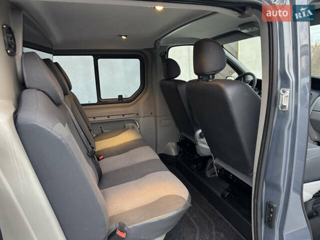 Серый Рено Трафик, объемом двигателя 2 л и пробегом 225 тыс. км за 13900 $, фото 13 на Automoto.ua