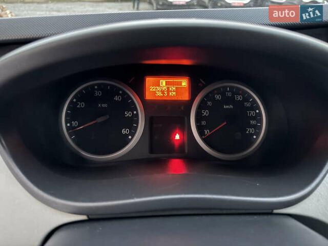 Серый Рено Трафик, объемом двигателя 2 л и пробегом 225 тыс. км за 13900 $, фото 21 на Automoto.ua