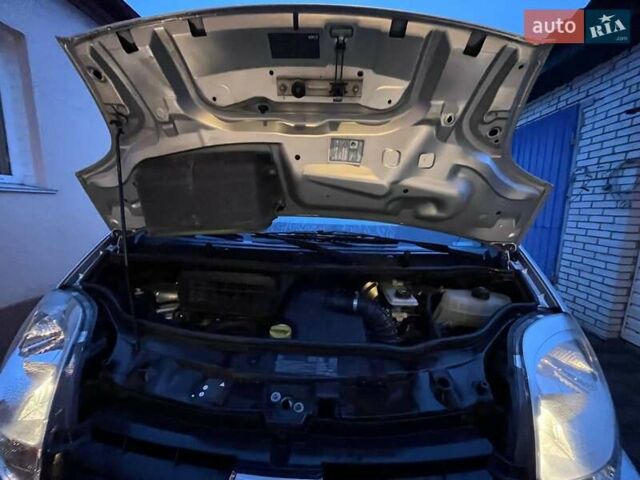 Серый Рено Трафик, объемом двигателя 2 л и пробегом 216 тыс. км за 14500 $, фото 30 на Automoto.ua