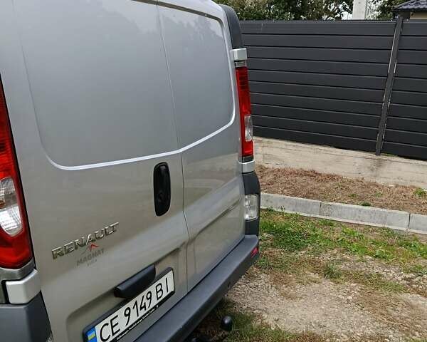 Серый Рено Трафик, объемом двигателя 2 л и пробегом 210 тыс. км за 11500 $, фото 4 на Automoto.ua