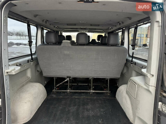 Серый Рено Трафик, объемом двигателя 2 л и пробегом 412 тыс. км за 13500 $, фото 9 на Automoto.ua