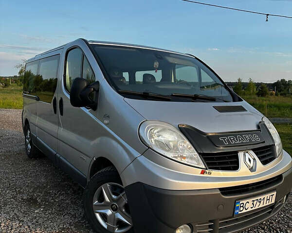 Сірий Рено Трафік, об'ємом двигуна 2 л та пробігом 383 тис. км за 12500 $, фото 2 на Automoto.ua