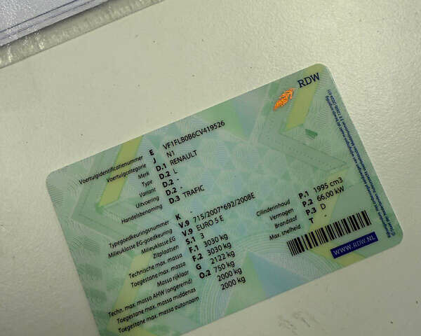 Серый Рено Трафик, объемом двигателя 2 л и пробегом 214 тыс. км за 15200 $, фото 6 на Automoto.ua