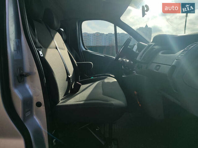 Серый Рено Трафик, объемом двигателя 2 л и пробегом 340 тыс. км за 11699 $, фото 30 на Automoto.ua
