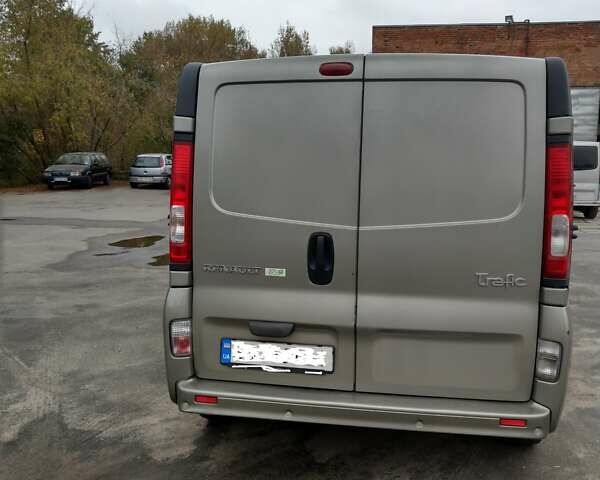 Рено Трафік 2012 у Хмельницькому на Automoto.ua Сірий Рено Трафік, об'ємом двигуна 0 л та пробігом 300 тис. км за 10999 $, фото 2 на Automoto.ua