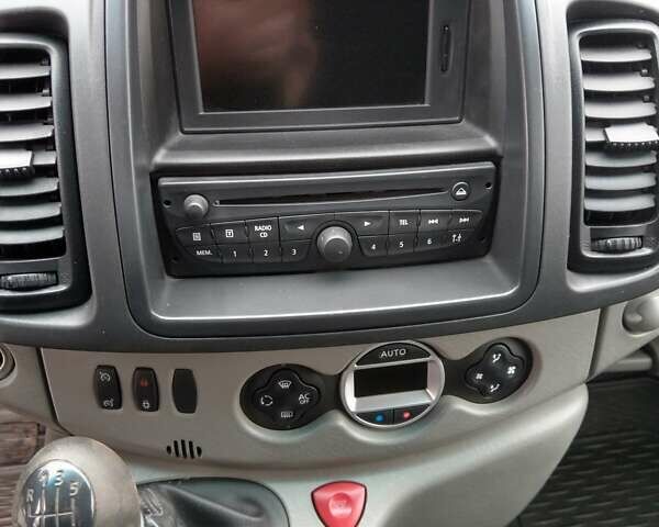 Рено Трафік 2012 у Хмельницькому на Automoto.ua Сірий Рено Трафік, об'ємом двигуна 0 л та пробігом 300 тис. км за 10999 $, фото 8 на Automoto.ua