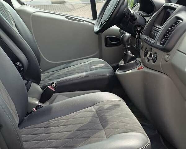 Сірий Рено Трафік, об'ємом двигуна 2 л та пробігом 283 тис. км за 13800 $, фото 3 на Automoto.ua