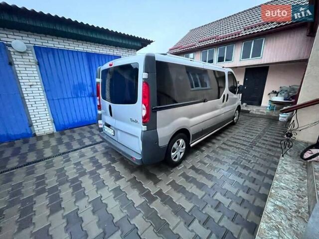 Серый Рено Трафик, объемом двигателя 2 л и пробегом 216 тыс. км за 14500 $, фото 4 на Automoto.ua