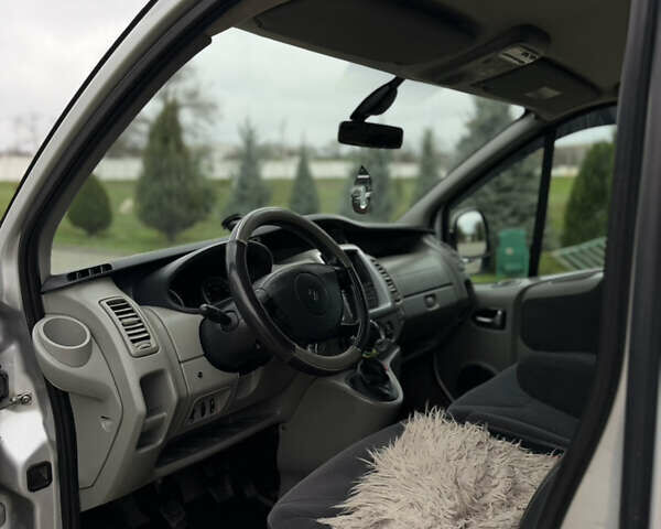 Сірий Рено Трафік, об'ємом двигуна 2 л та пробігом 295 тис. км за 14700 $, фото 22 на Automoto.ua