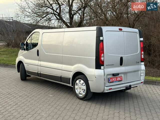 Серый Рено Трафик, объемом двигателя 2 л и пробегом 220 тыс. км за 12950 $, фото 4 на Automoto.ua