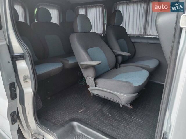 Серый Рено Трафик, объемом двигателя 2 л и пробегом 160 тыс. км за 13500 $, фото 5 на Automoto.ua