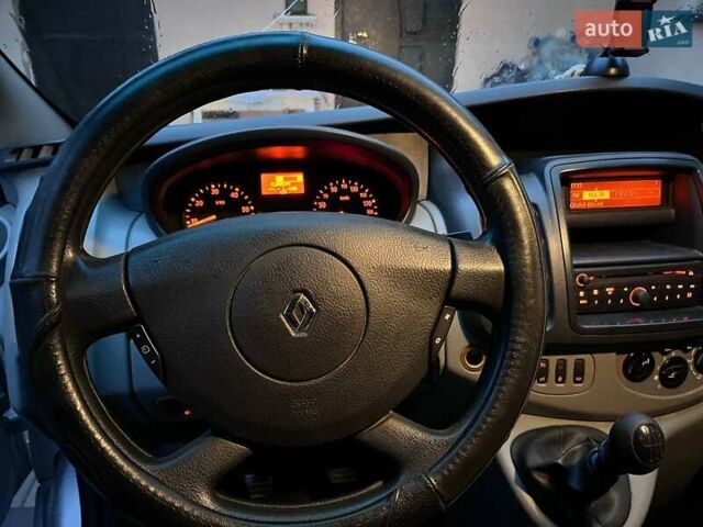 Серый Рено Трафик, объемом двигателя 2 л и пробегом 216 тыс. км за 14500 $, фото 20 на Automoto.ua