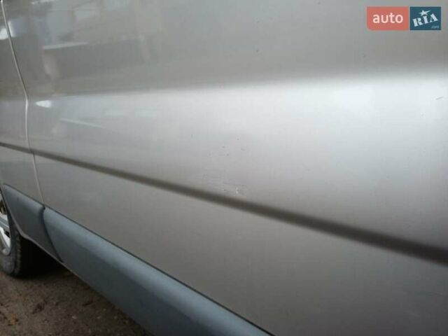 Сірий Рено Трафік, об'ємом двигуна 2 л та пробігом 218 тис. км за 14500 $, фото 21 на Automoto.ua