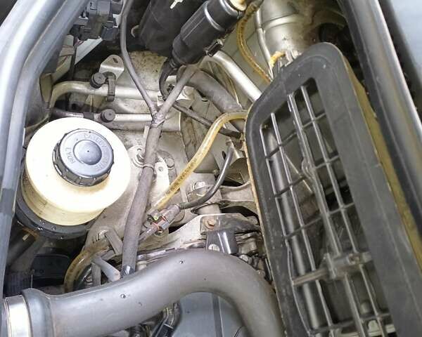 Сірий Рено Трафік, об'ємом двигуна 2 л та пробігом 218 тис. км за 14500 $, фото 4 на Automoto.ua