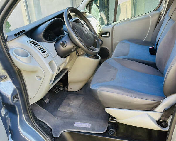 Серый Рено Трафик, объемом двигателя 2 л и пробегом 5 тыс. км за 8300 $, фото 7 на Automoto.ua