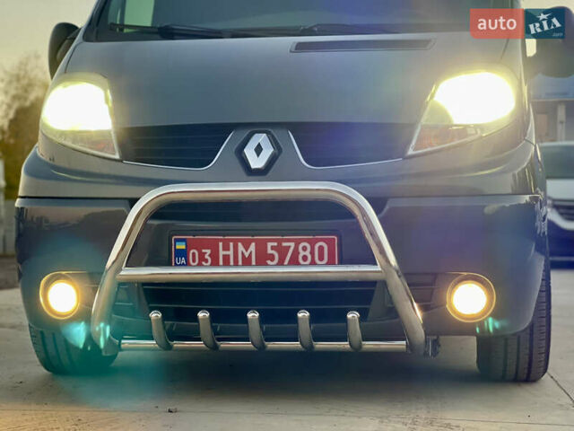 Серый Рено Трафик, объемом двигателя 2 л и пробегом 299 тыс. км за 14499 $, фото 21 на Automoto.ua