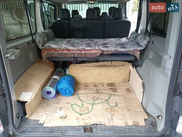 Сірий Рено Трафік, об'ємом двигуна 2 л та пробігом 218 тис. км за 14500 $, фото 12 на Automoto.ua