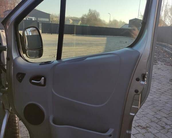 Серый Рено Трафик, объемом двигателя 2 л и пробегом 238 тыс. км за 14700 $, фото 39 на Automoto.ua