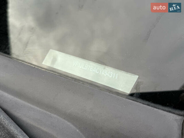 Серый Рено Трафик, объемом двигателя 2 л и пробегом 221 тыс. км за 15071 $, фото 23 на Automoto.ua