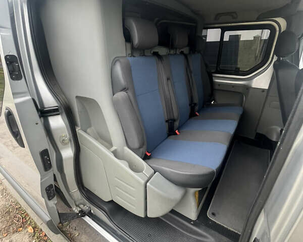 Серый Рено Трафик, объемом двигателя 2 л и пробегом 272 тыс. км за 16500 $, фото 11 на Automoto.ua