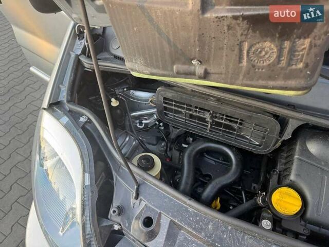 Серый Рено Трафик, объемом двигателя 2 л и пробегом 226 тыс. км за 13999 $, фото 34 на Automoto.ua