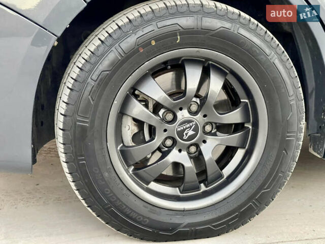 Серый Рено Трафик, объемом двигателя 2 л и пробегом 299 тыс. км за 14499 $, фото 24 на Automoto.ua