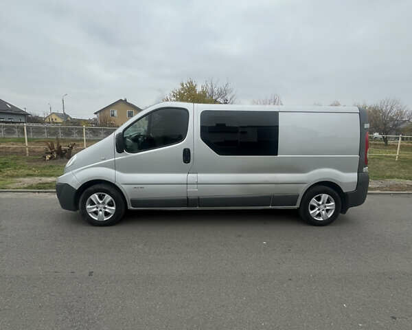 Серый Рено Трафик, объемом двигателя 2 л и пробегом 272 тыс. км за 16500 $, фото 1 на Automoto.ua