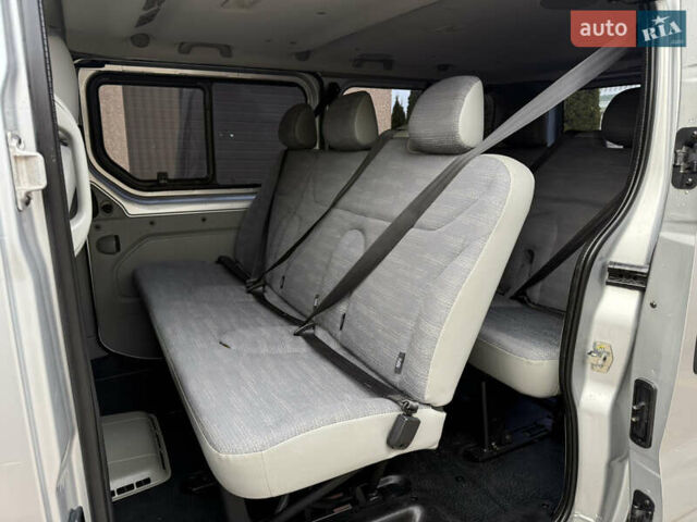 Серый Рено Трафик, объемом двигателя 2 л и пробегом 221 тыс. км за 15071 $, фото 47 на Automoto.ua