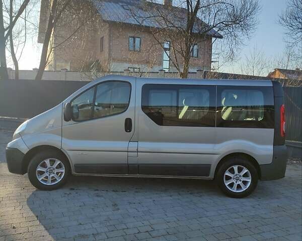 Серый Рено Трафик, объемом двигателя 2 л и пробегом 238 тыс. км за 14700 $, фото 10 на Automoto.ua