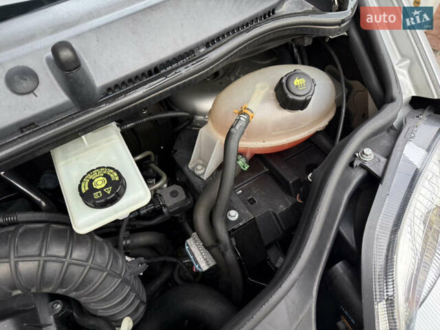 Серый Рено Трафик, объемом двигателя 2 л и пробегом 221 тыс. км за 15071 $, фото 77 на Automoto.ua