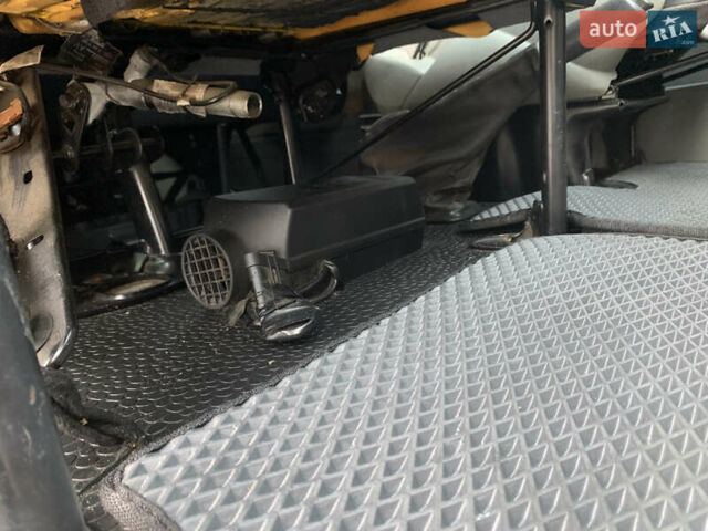 Серый Рено Трафик, объемом двигателя 2 л и пробегом 260 тыс. км за 14500 $, фото 14 на Automoto.ua