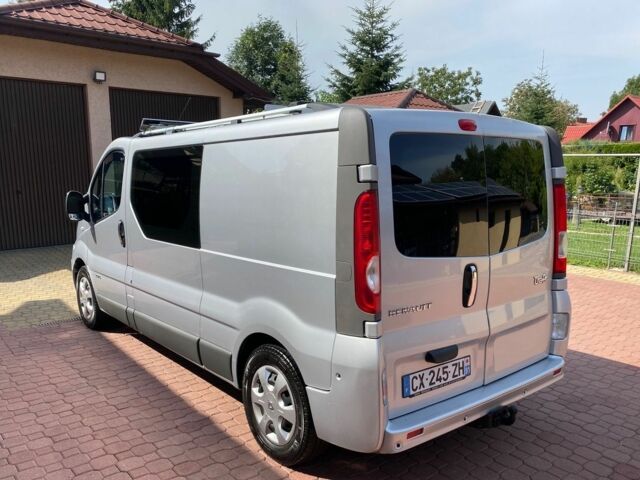 Серый Рено Трафик, объемом двигателя 2 л и пробегом 135 тыс. км за 9100 $, фото 4 на Automoto.ua