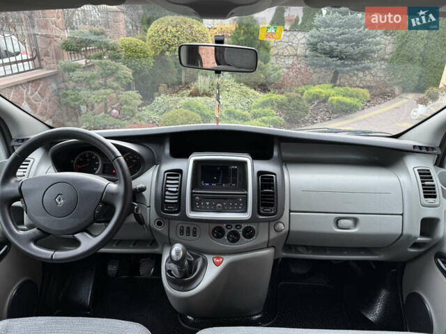 Серый Рено Трафик, объемом двигателя 2 л и пробегом 221 тыс. км за 15071 $, фото 64 на Automoto.ua