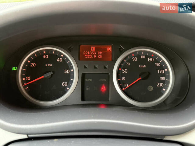 Серый Рено Трафик, объемом двигателя 2 л и пробегом 221 тыс. км за 15071 $, фото 38 на Automoto.ua