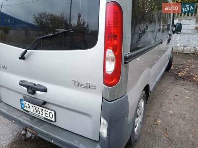 Сірий Рено Трафік, об'ємом двигуна 2 л та пробігом 218 тис. км за 14500 $, фото 23 на Automoto.ua
