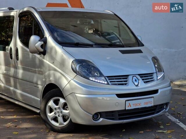 Серый Рено Трафик, объемом двигателя 2 л и пробегом 235 тыс. км за 16490 $, фото 15 на Automoto.ua
