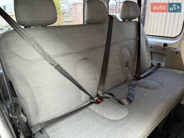 Серый Рено Трафик, объемом двигателя 2 л и пробегом 221 тыс. км за 15071 $, фото 63 на Automoto.ua