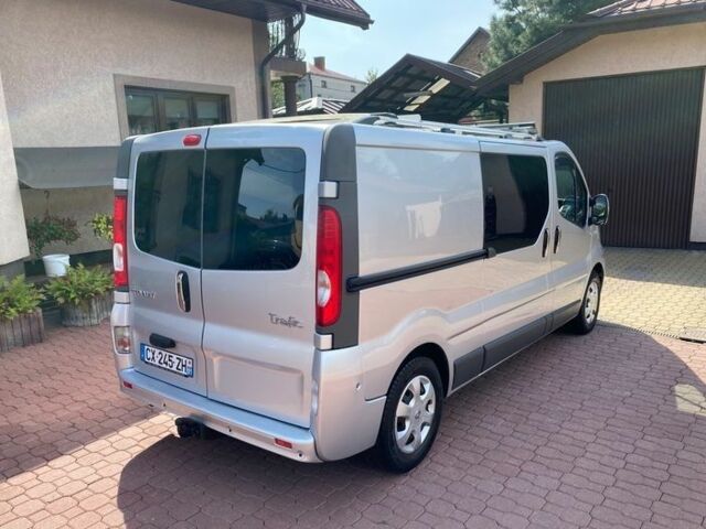 Серый Рено Трафик, объемом двигателя 2 л и пробегом 135 тыс. км за 9100 $, фото 5 на Automoto.ua