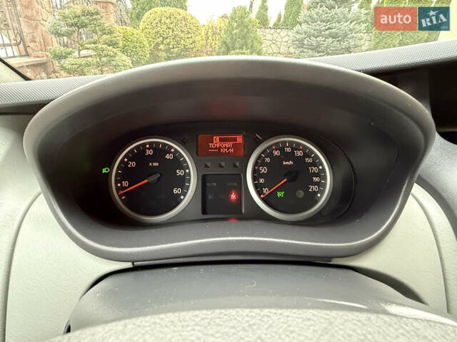 Серый Рено Трафик, объемом двигателя 2 л и пробегом 221 тыс. км за 15071 $, фото 37 на Automoto.ua