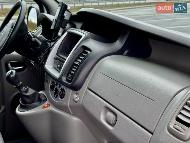 Рено Трафик 2013 в Полтаве на Automoto.ua Серый Рено Трафик, объемом двигателя 2 л и пробегом 138 тыс. км за 17750 $, фото 38 на Automoto.ua
