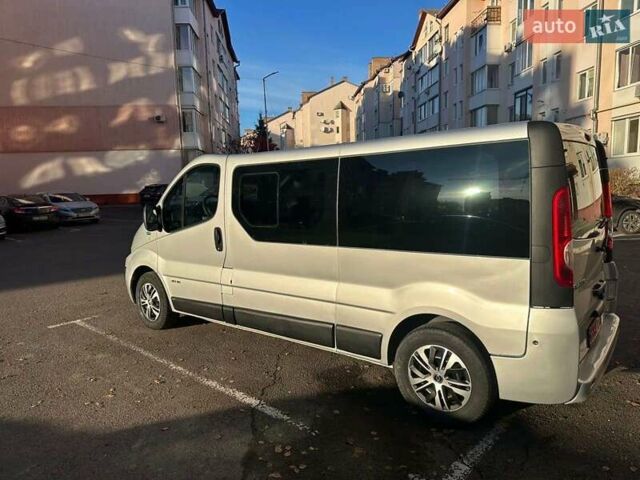 Серый Рено Трафик, объемом двигателя 2 л и пробегом 280 тыс. км за 15300 $, фото 2 на Automoto.ua