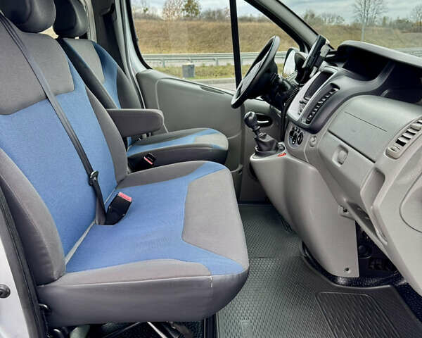 Рено Трафик 2013 в Полтаве на Automoto.ua Серый Рено Трафик, объемом двигателя 2 л и пробегом 138 тыс. км за 17750 $, фото 36 на Automoto.ua