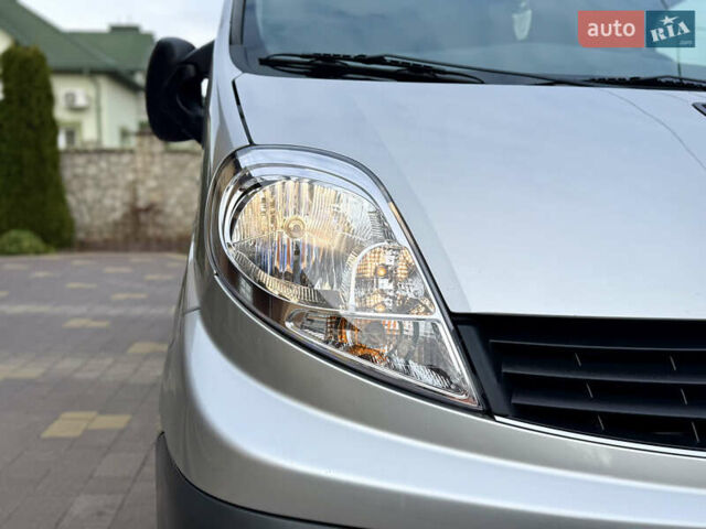 Серый Рено Трафик, объемом двигателя 2 л и пробегом 221 тыс. км за 15071 $, фото 19 на Automoto.ua