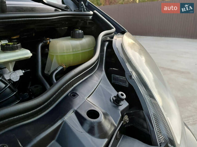 Серый Рено Трафик, объемом двигателя 2 л и пробегом 299 тыс. км за 14499 $, фото 62 на Automoto.ua