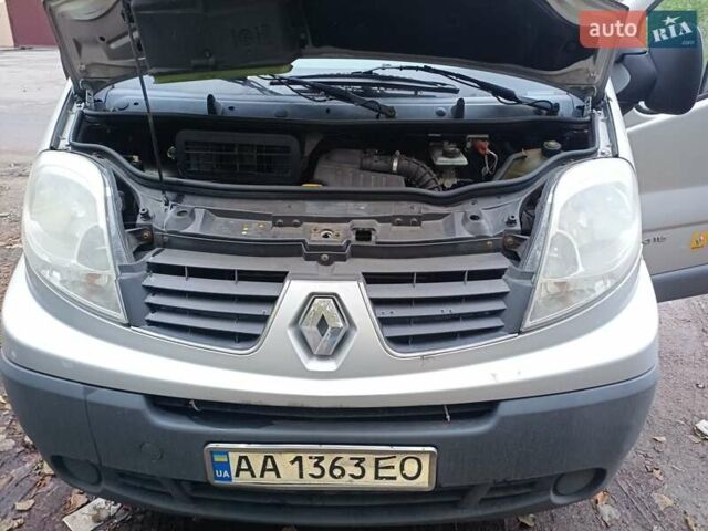 Сірий Рено Трафік, об'ємом двигуна 2 л та пробігом 218 тис. км за 14500 $, фото 6 на Automoto.ua