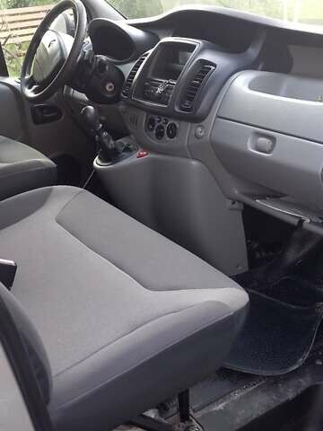 Рено Трафик 2013 в Полонном на Automoto.ua Серый Рено Трафик, объемом двигателя 2 л и пробегом 270 тыс. км за 9250 $, фото 1 на Automoto.ua